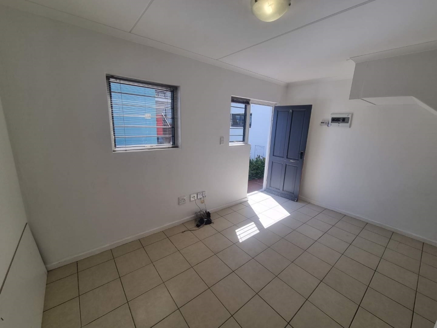 2 Bedroom Property for Sale in Maitland Western Cape